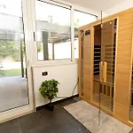 Behomes Peaceful Retreat W Sauna Near S Apartment *